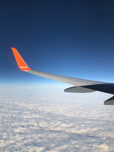 黑色和灰色济州航空airplan e
